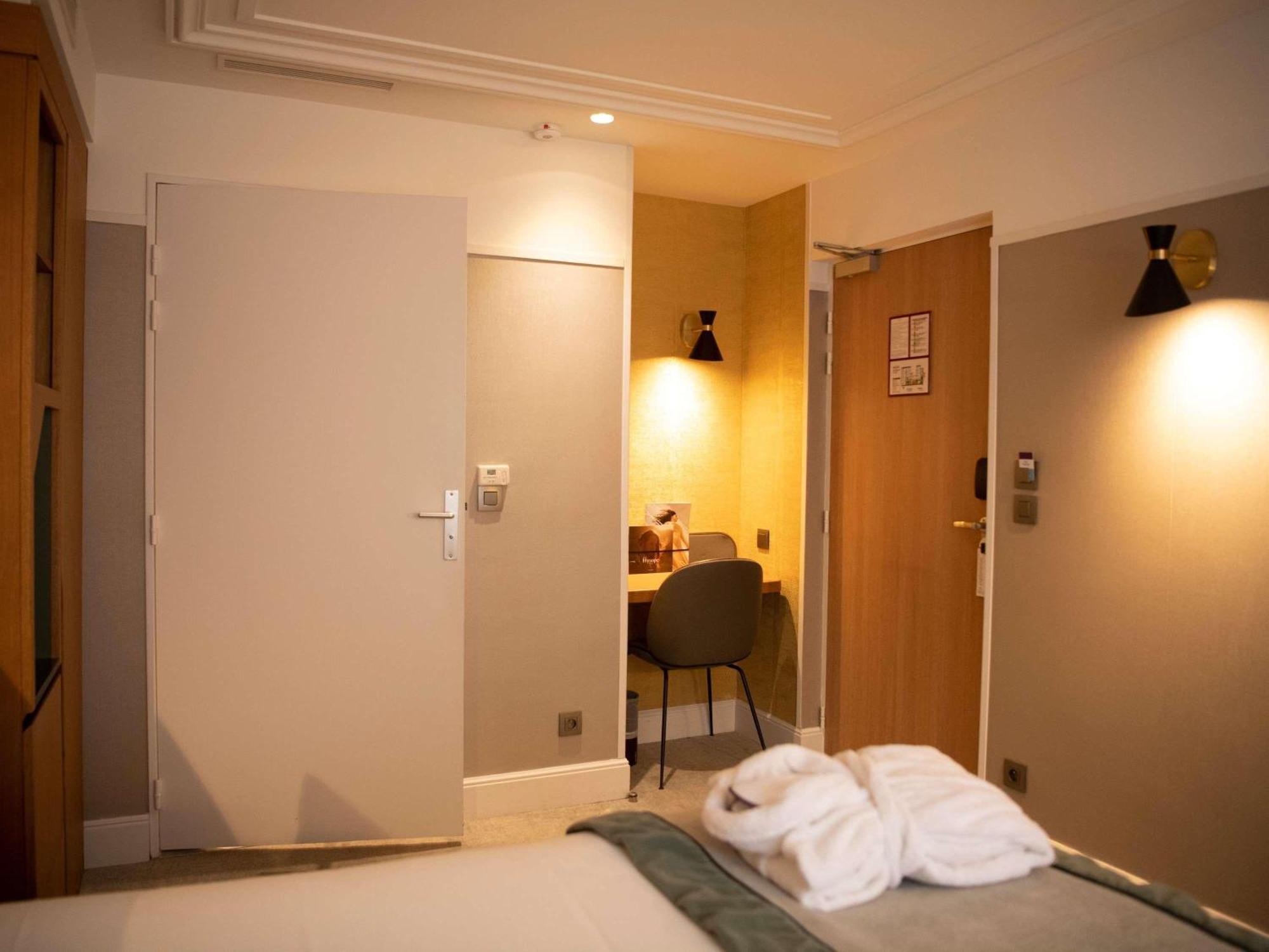 Hotel Mercure Opera Garnier & 4*